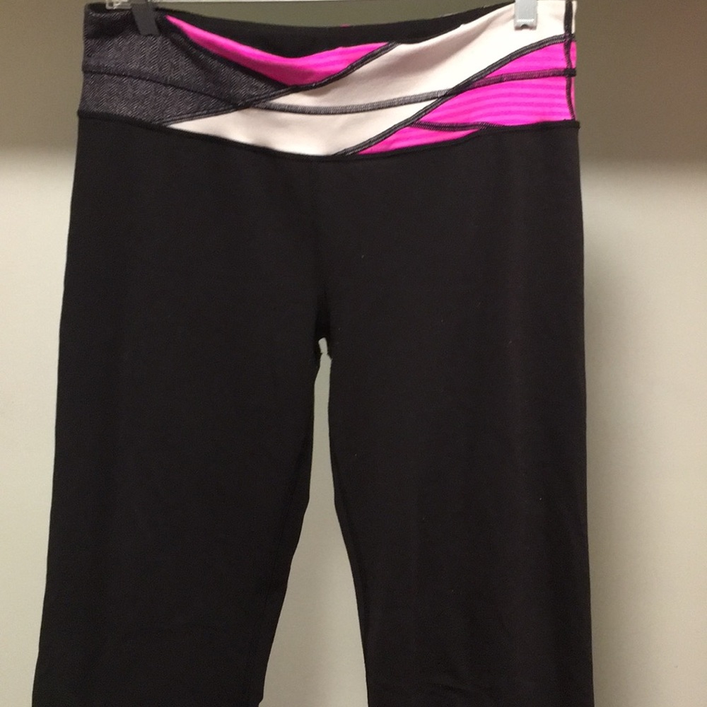 Lululemon yoga pant full length. Not a legging.